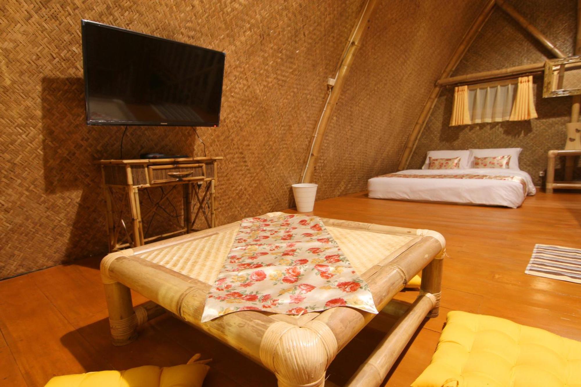 Villa Chavaminerva Bambu - Lembang Cikareumbi Exterior photo